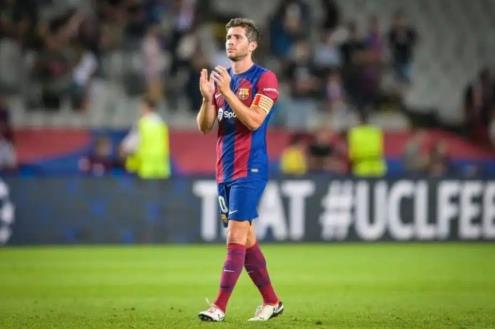 لن تنساه الجماهير أبدًا.. برشلونة يودع سيرجي روبيرتو